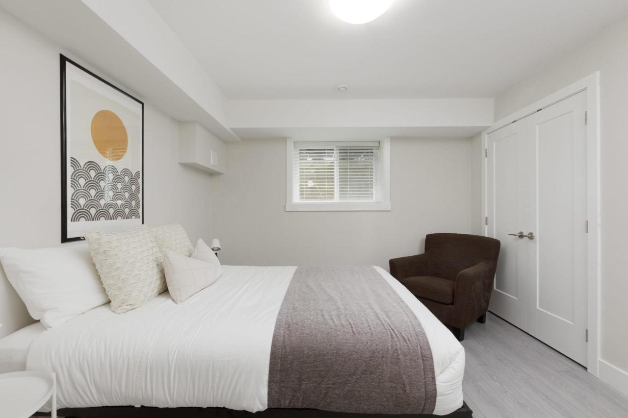 Вилла Tastefully Furnished And Newly Updated 2 Bd Central Lynn Valley Северный Ванкувер Экстерьер фото