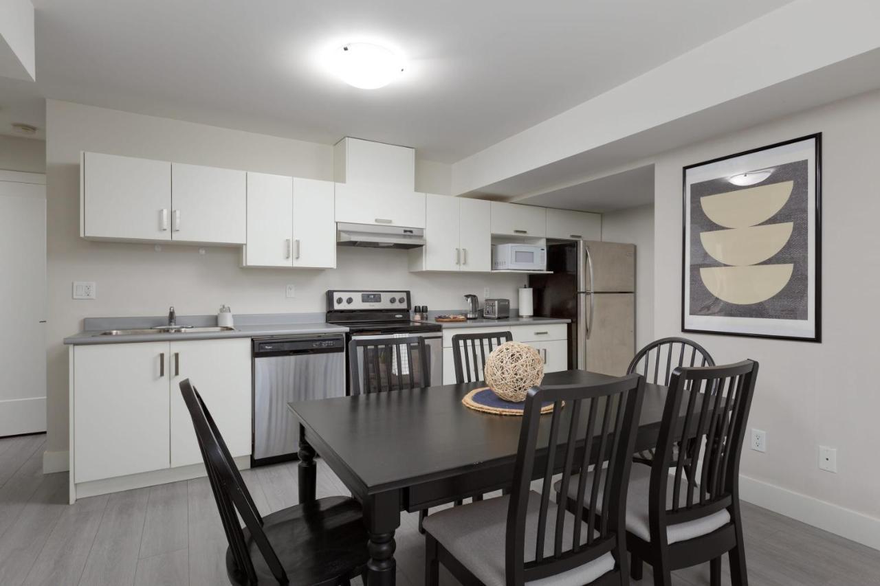 Вилла Tastefully Furnished And Newly Updated 2 Bd Central Lynn Valley Северный Ванкувер Экстерьер фото