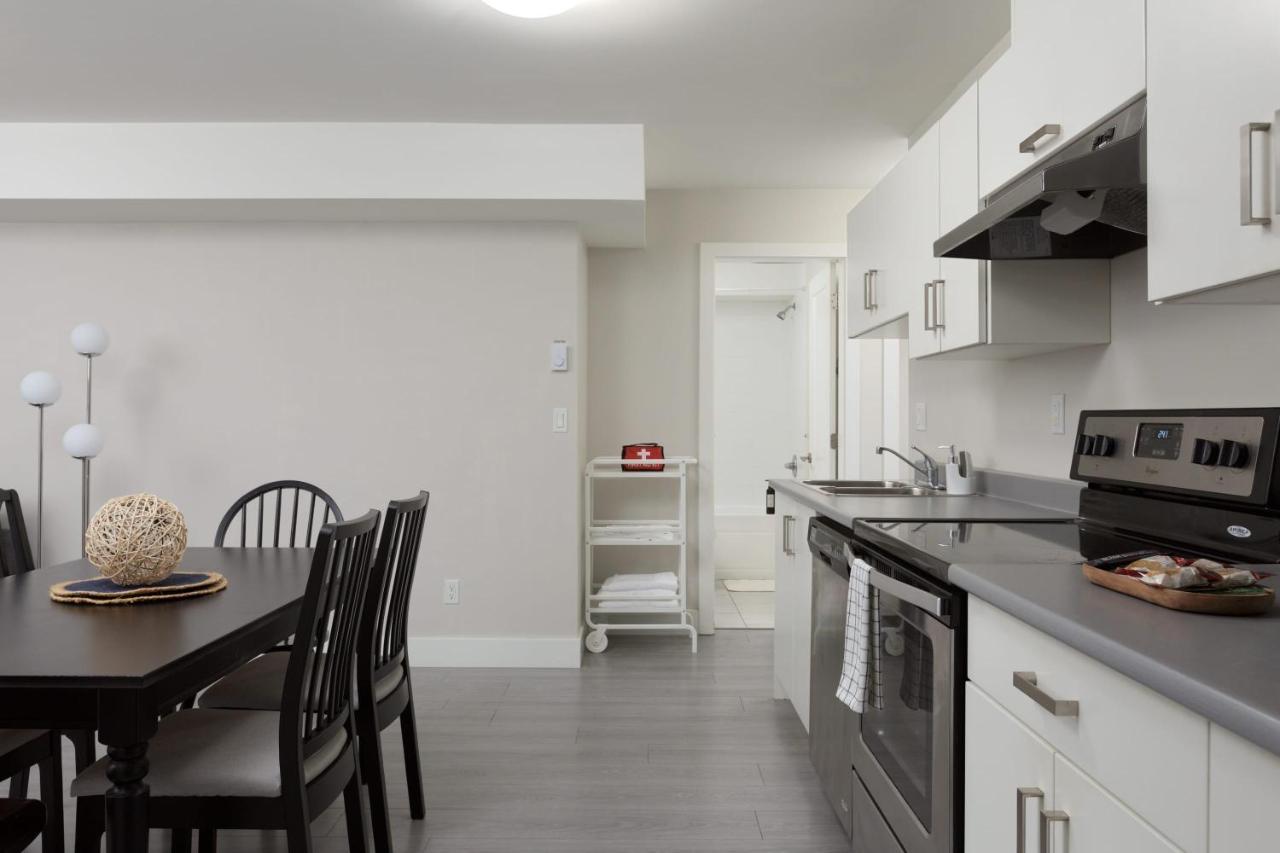 Вилла Tastefully Furnished And Newly Updated 2 Bd Central Lynn Valley Северный Ванкувер Экстерьер фото